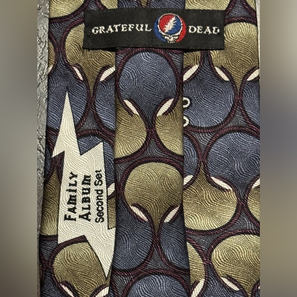 💀 Grateful Dead Family Album Silk Tie - Picture 6 of 6